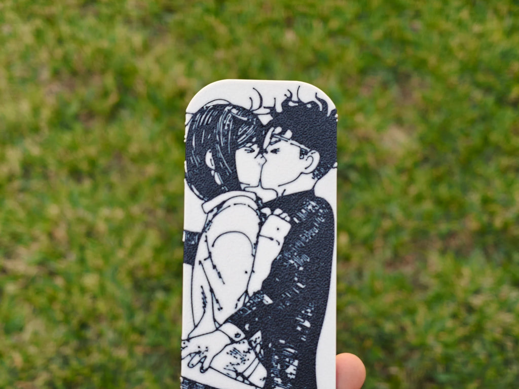 Marcapáginas del beso de Momo y Okarun