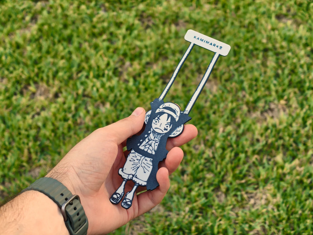 Marcapáginas de Luffy colgado