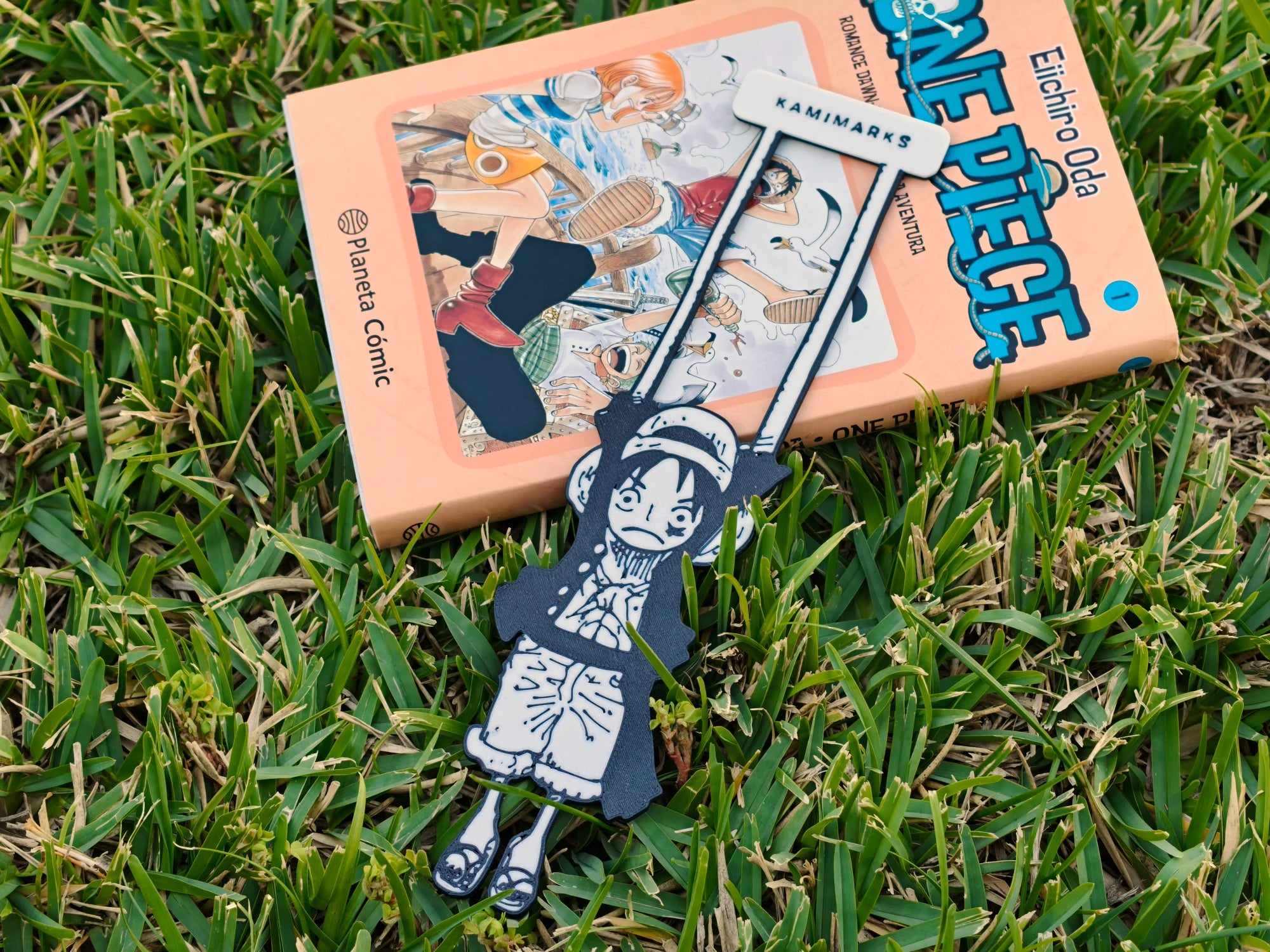 Marcapáginas de Luffy colgado