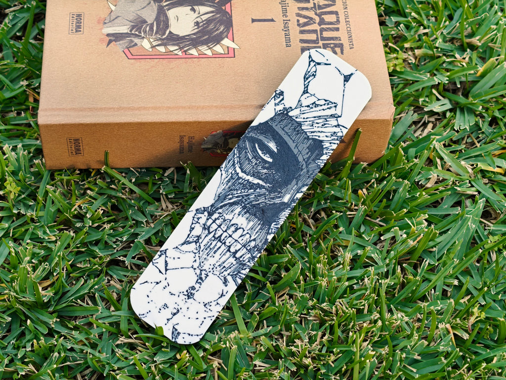 Marcapáginas del Titán en el Muro