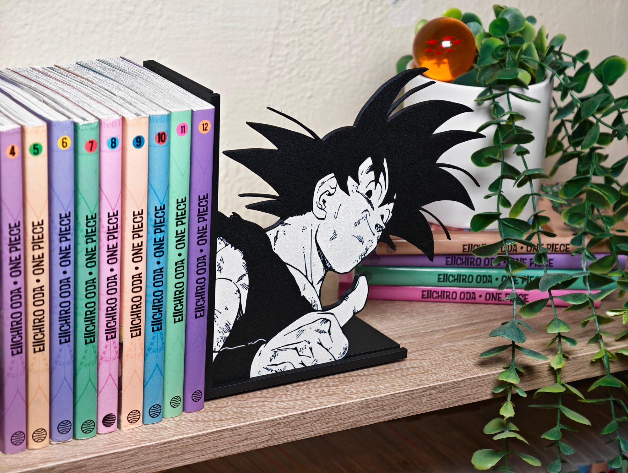 Sujetalibros de Son Goku haciendo OK