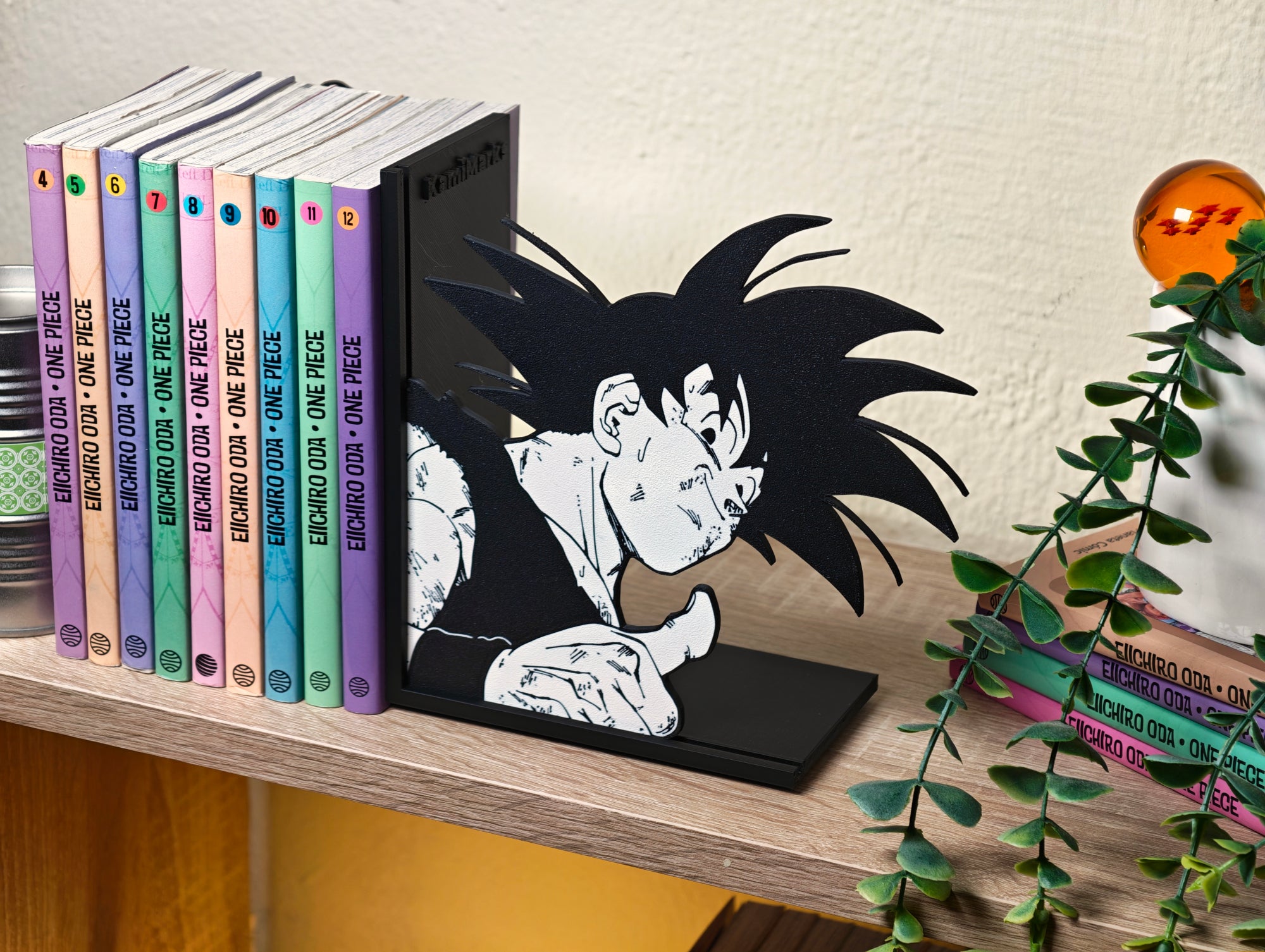 Sujetalibros de Son Goku haciendo OK