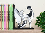 Sujetalibros de Luffy pateando a Buggy