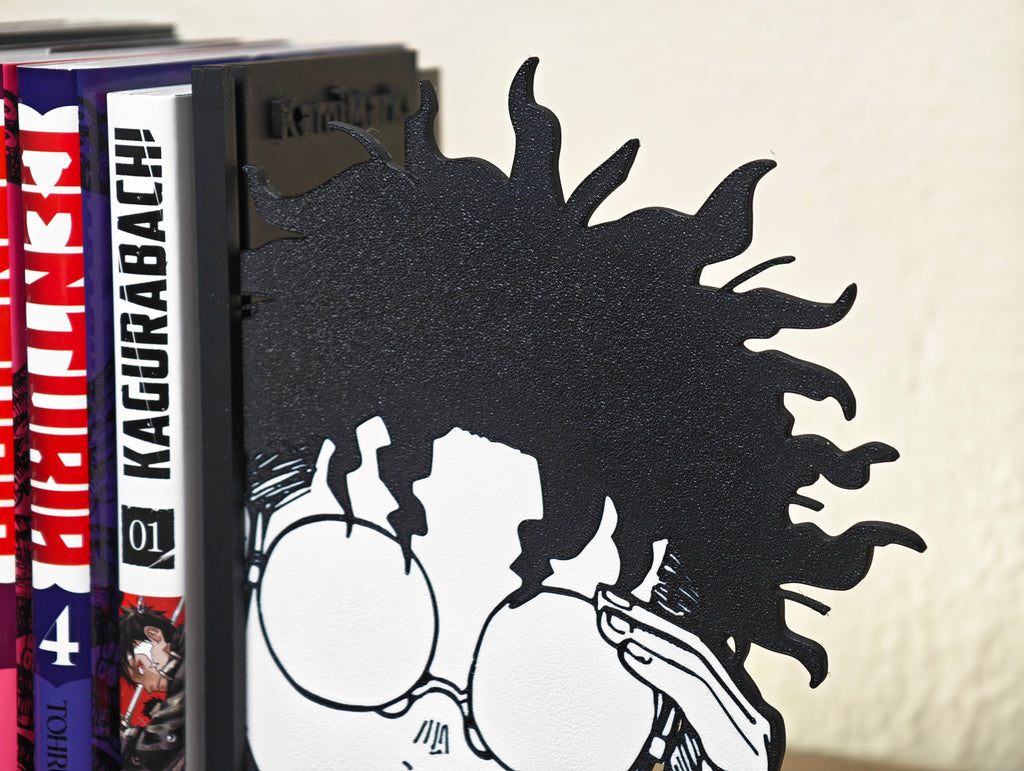 Sujetalibros de Okarun asomando