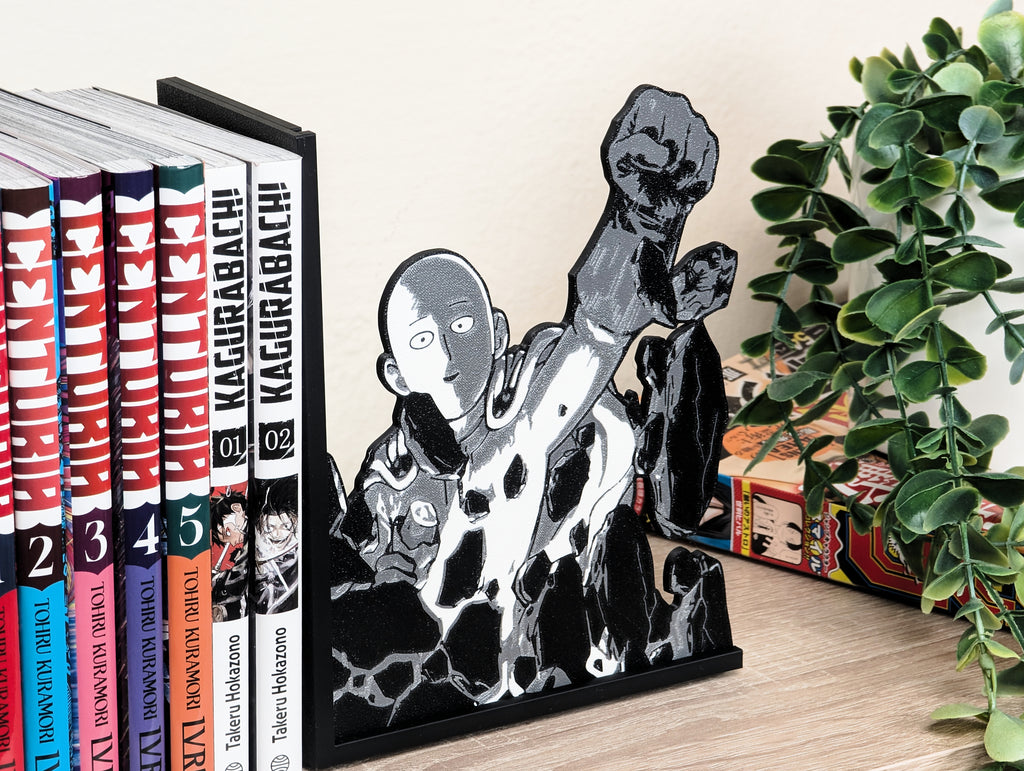 Sujetalibros de Saitama rompiendo la estantería