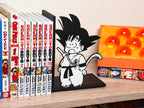 Sujetalibros de Goku flipando con tu biblioteca